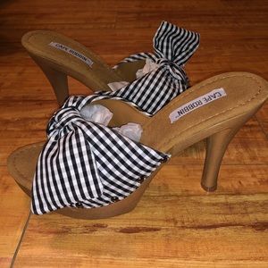 Cape Robbin mule heels